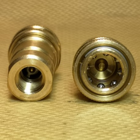 RACCORD FEMELLE ANTI RETOUR K100 - SORTIE FEMELLE 1/4